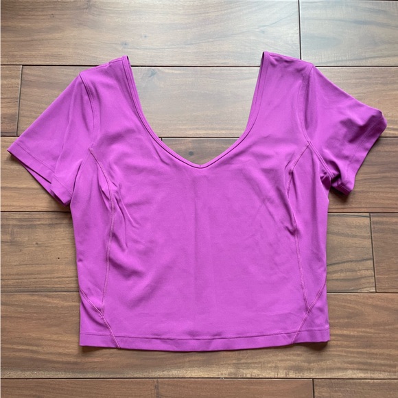 Lululemon Aligh T-Shirt Vivid Plum Size 8 - Picture 4 of 8